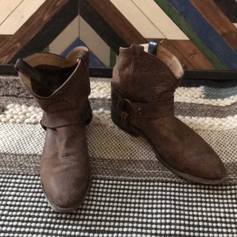Frye shortie cowboy boots size 8.5